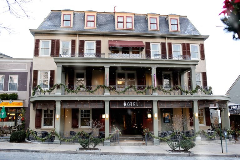 Hotel Exterior 768x512